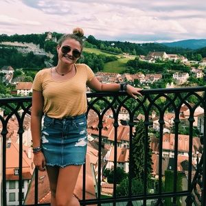 Meet your Posher, Abbie